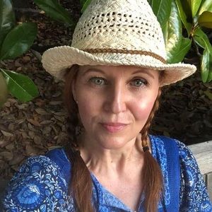 Meet your Posher, Valerie